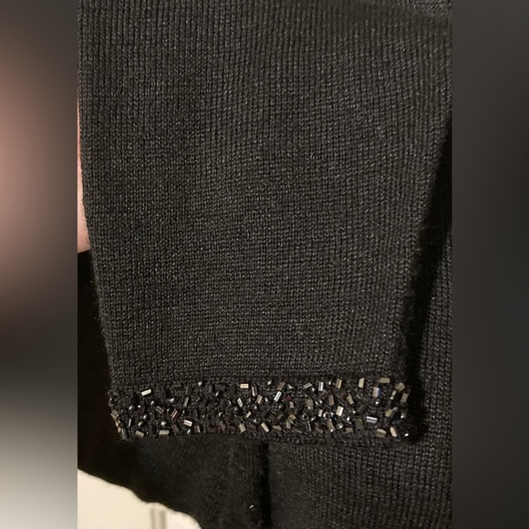 Ladies Size Medium Victoria Jones Pullover Long Sleeve Blouse With Added Sequins - Picture 2 of 16